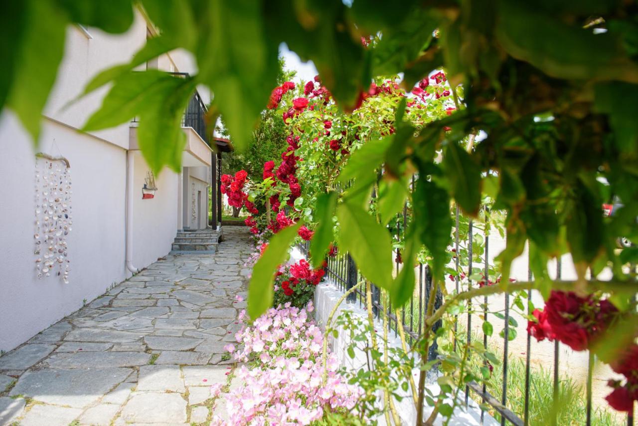 Dili Apartments Ierissos Exterior foto