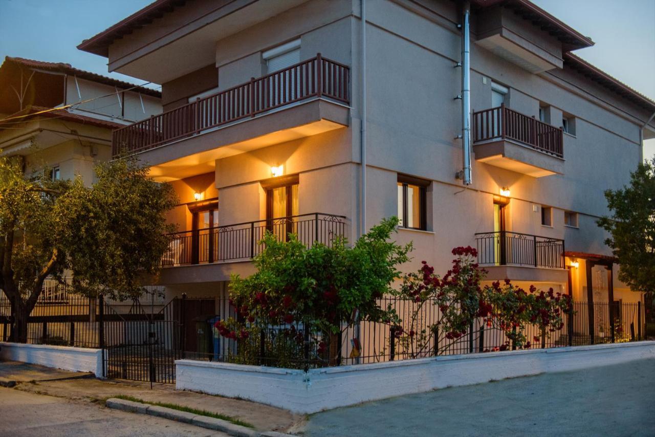 Dili Apartments Ierissos Exterior foto